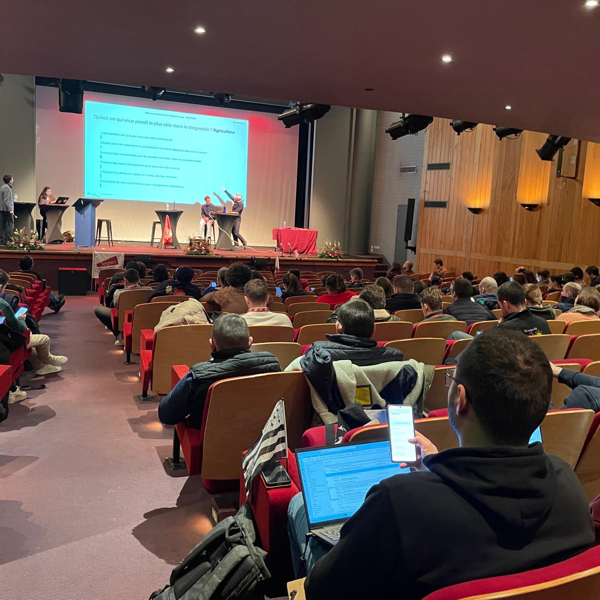 Représentants des Jeunes Agriculteurs du Finistère en réunion institutionnelle